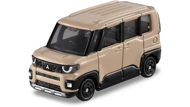 No.30 三菱 Delica Mini 官方商品照，沙米色車身配黑色下護板