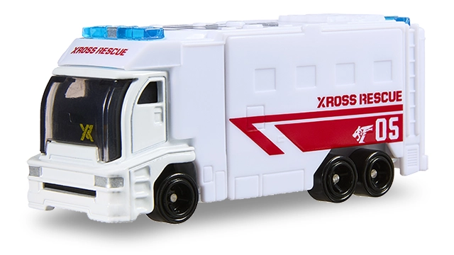 Xross Rescue 救護車官方商品照,白色車身印 XROSS RESCUE 與編號 05