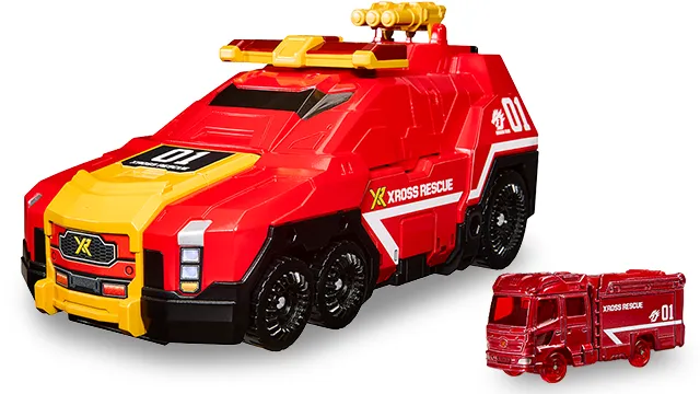 Xross Rescue XR01 龍隊基地車官方商品照,紅黃配色的八輪大型車,車頂有黃色放水砲,附一台小型消防車