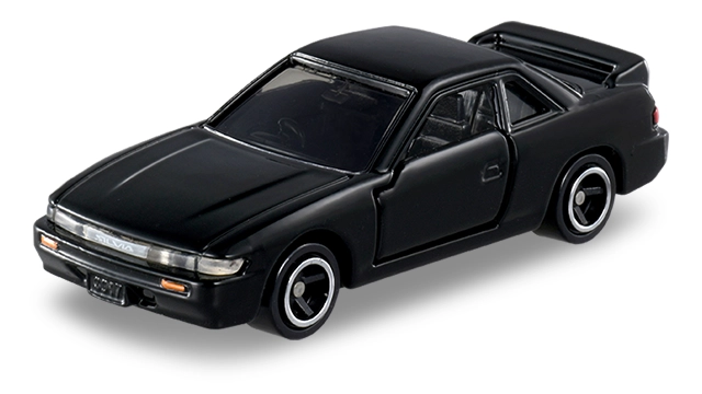 EDION 限定 Nissan Silvia S13 官方商品照，全黑車身