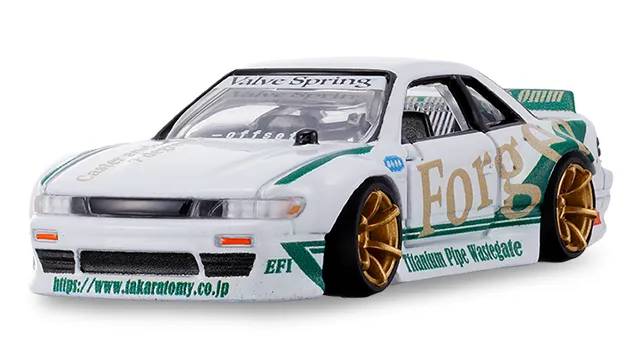 tomica custom works WH26 NISSAN SILVIA 官方商品照，白色寬體車身配綠金彩繪與金色輪圈