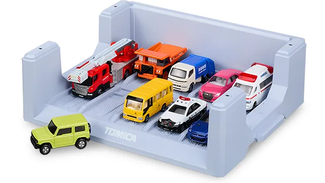 停車托盤 10 官方商品照，淺藍色托盤裡停著十台 Tomica